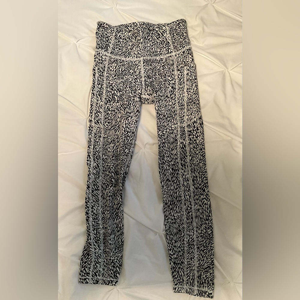 Athleta Black and White Patterned Leggings